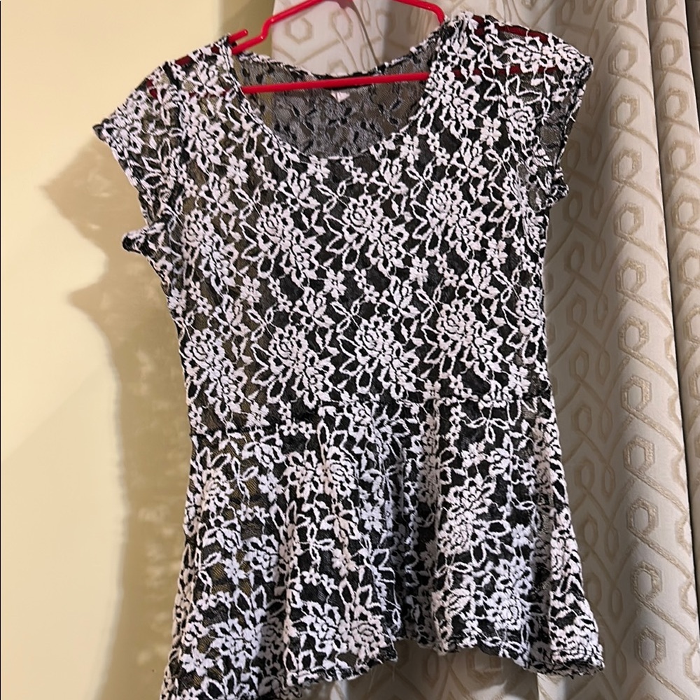 Black and White Peplum Cap Sleeve Blouse